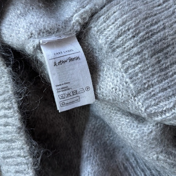 & Other Stories Mohair Wool Blend Gray Sweater Size Small - Picture 6 of 6